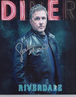 Lochlyn Munro autograph