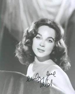 Shirley Anne Field autograph