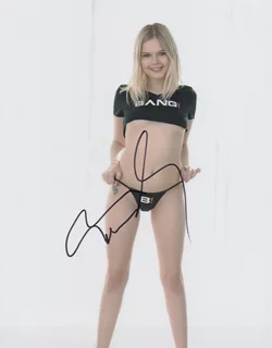 Coco Lovelock autograph