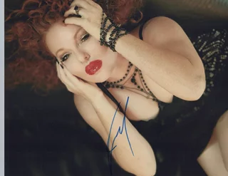 Jenae Noonan autograph