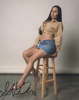 Genesis Ruiz autograph