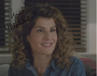 Nia Vardalos autograph
