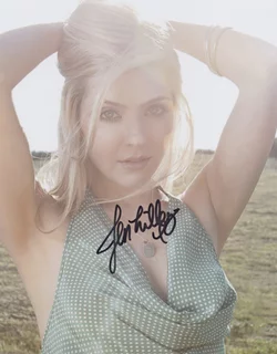 Jen Lilley autograph