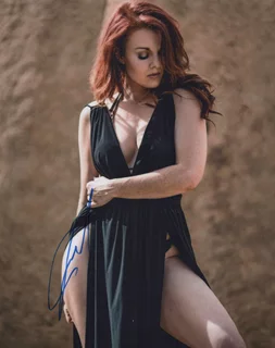 Jenae Noonan autograph