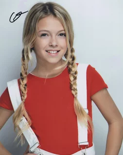 Coco Quinn autograph