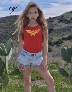 Coco Quinn autograph