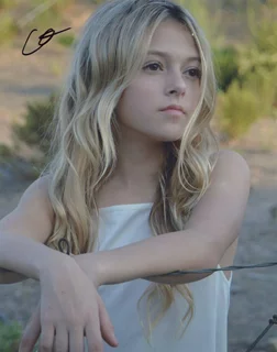 Coco Quinn autograph