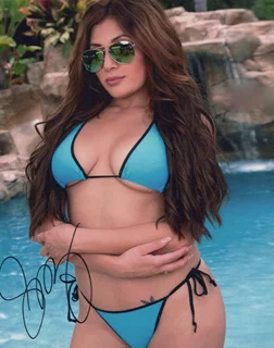 Scarleth Zelaya autograph