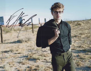 Evan Hofer autograph