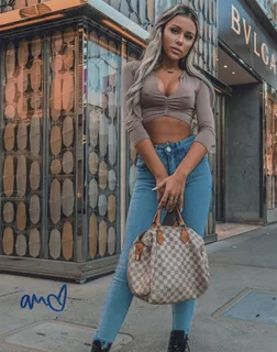 Annalyse Mishler autograph