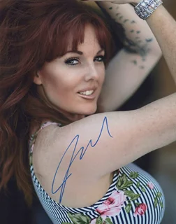 Jenae Noonan autograph