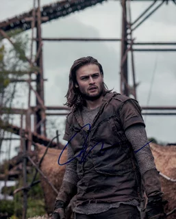 Douglas Booth autograph