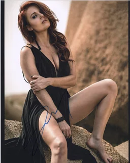 Jenae Noonan autograph