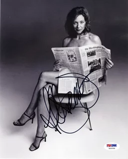 Allison Janney autograph
