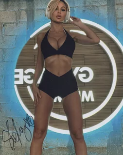 Stephanie Louise autograph