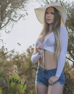 Morgan Lux autograph