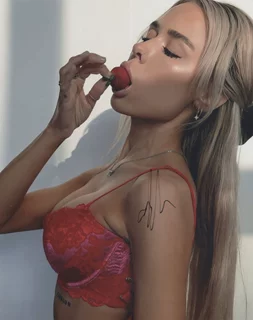 Annalyse Mishler autograph