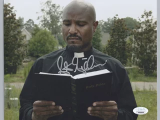 Seth Gilliam autograph
