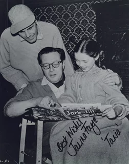 Janina Faye autograph