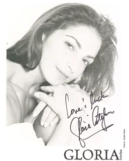 Gloria Estefan autograph