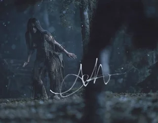 Amber Midthunder autograph