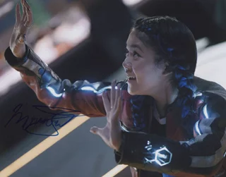 Momona Tamada autograph