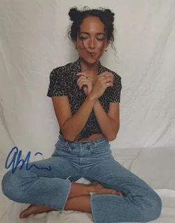 Andrea Pavlovic autograph