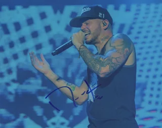 Residente autograph