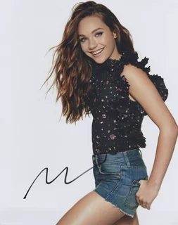 Maddie Ziegler autograph