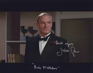 Julian Glover autograph