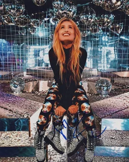 Montana Tucker autograph