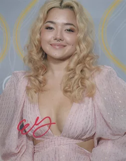 Elizabeth Yu autograph