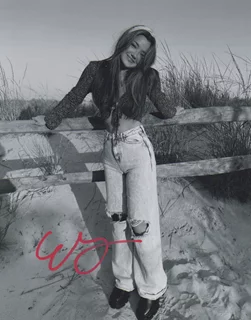 Elizabeth Yu autograph