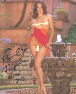 Raquel Pomplun autograph