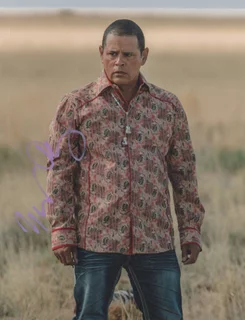 Raymond Cruz autograph