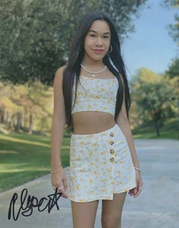 Alysa Gutierrez-Sierra autograph