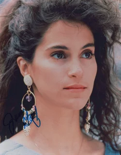 Jami Gertz autograph