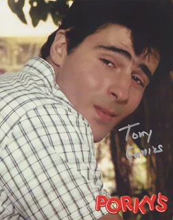 Tony Ganios autograph