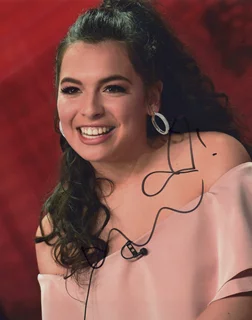 Isabella Gomez autograph
