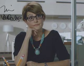 Nia Vardalos autograph