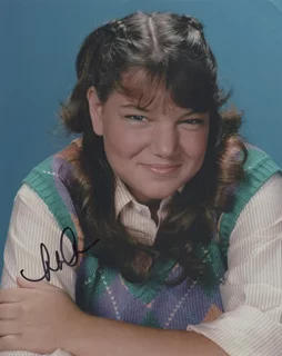 Mindy Cohn autograph