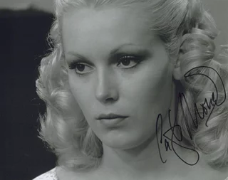 Cathy Moriarty autograph