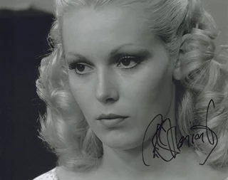 Cathy Moriarty autograph