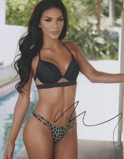 Margaux Cotero autograph