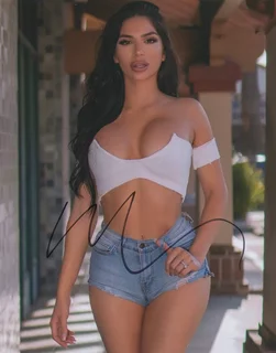 Margaux Cotero autograph