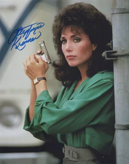 Stepfanie Kramer autograph