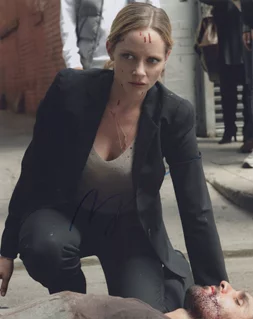 Marley Shelton autograph