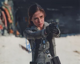 Rose Byrne autograph