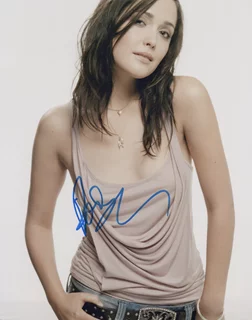 Rose Byrne autograph