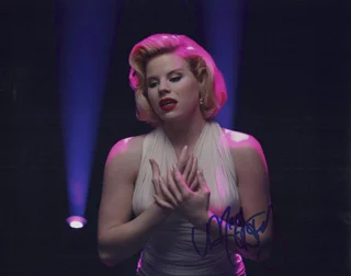 Megan Hilty autograph